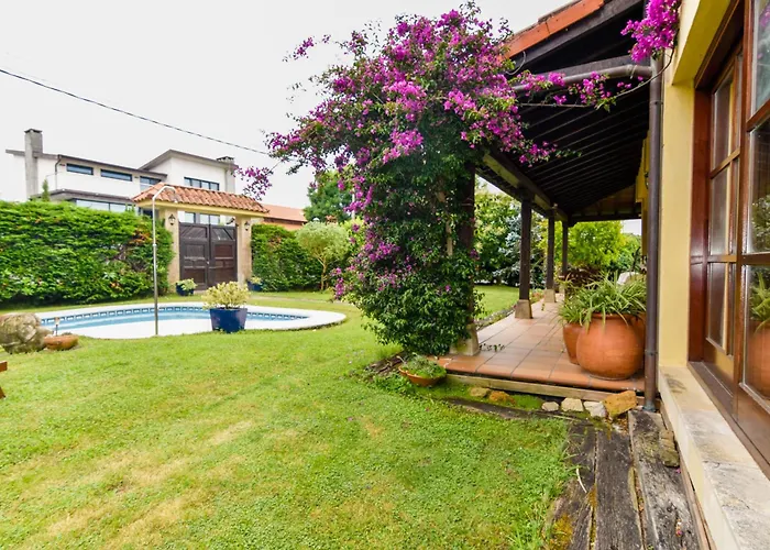 Espectacular Con Piscina Holiday home Boo De Pielagos