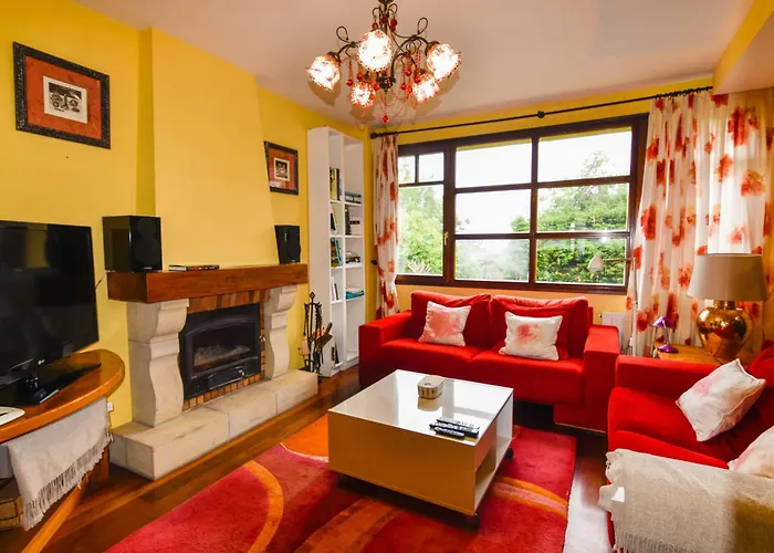 Espectacular Con Piscina Holiday home Boo De Pielagos