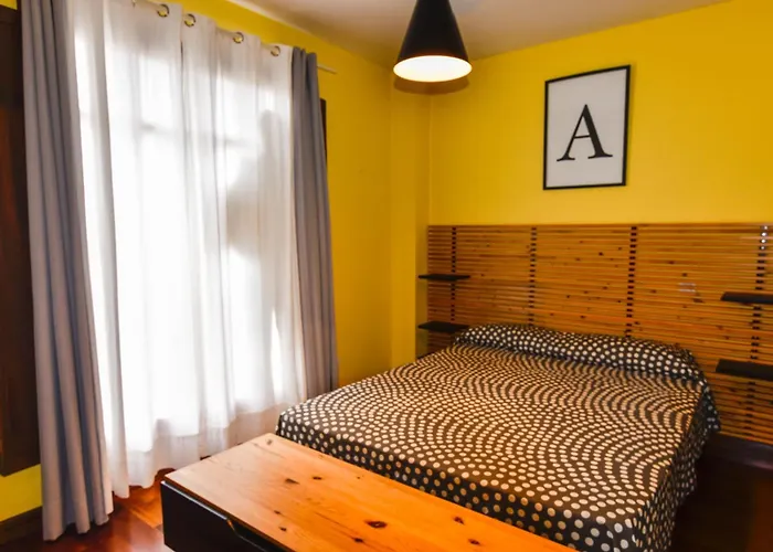 Espectacular Con Piscina Nyaraló